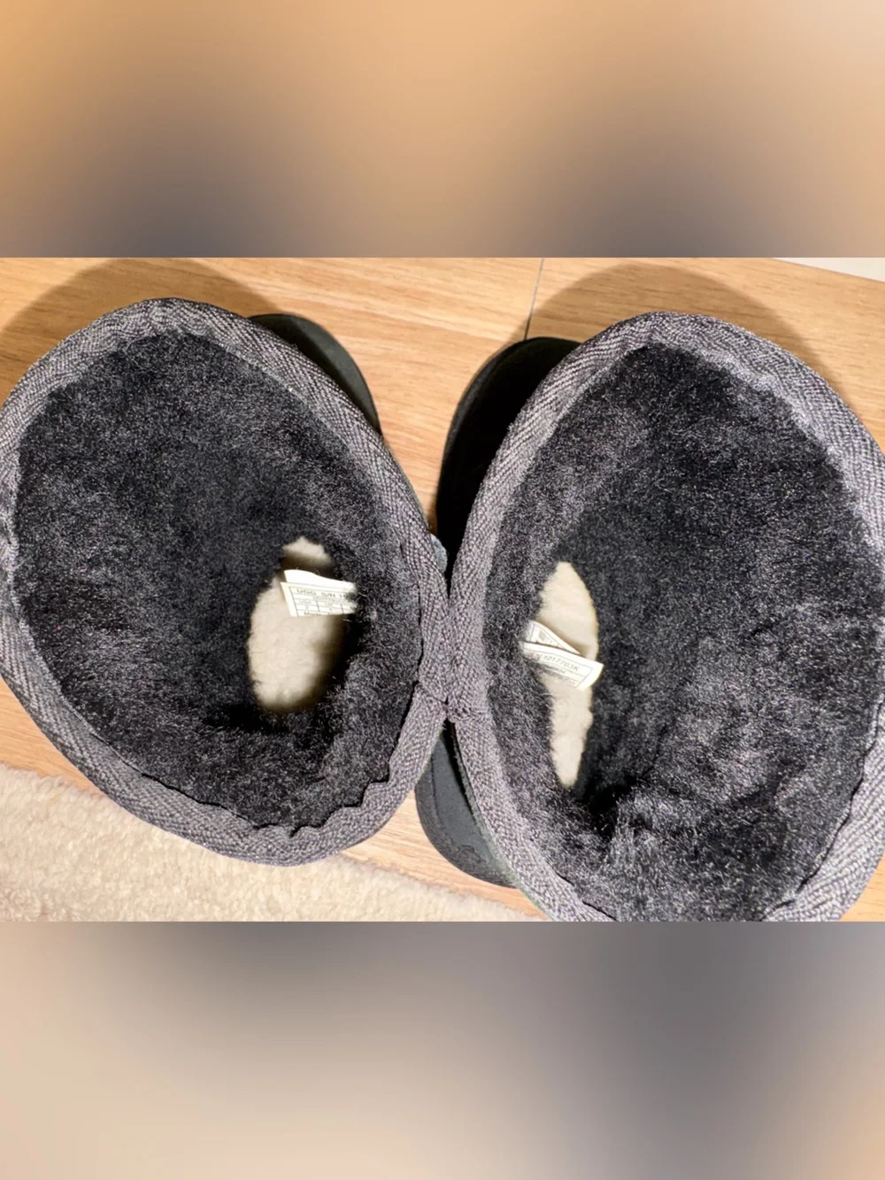 UGG Kids Black Short Suede Boots Cozy Warm Fur Shearling Trendy Fall Little Girl